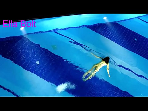 ❤️ Ik kin net ophâlde te sjen, jonge blonde fongen neaken swimmen yn ELLA BOLT resort pool Fuckfideo op fy.8kpornvids.ru ❌