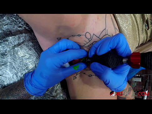 ❤️ Ekstreem tattooed hottie Sully Savage krige in tattoo op har klitoris Fuckfideo op fy.8kpornvids.ru ❌